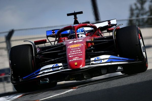 Has Ferrari-超级赛车官方历史记录一分钟 turned one of its car's key strengths into a weakness?