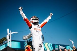 Kirkwood ends Palou’s unbeaten start to IndyCar season at Long Beach